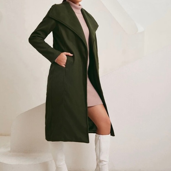 Wool jacket. It was too long for me and for reference I am 5ft. - Picture 2 of 5